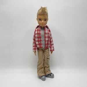 Moxi Boyz Magic Snow Owen Doll 11" Ski Boots‎ Cargo Pants 2010 MGA